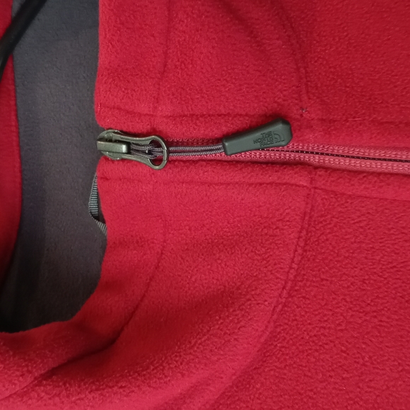The North Face red sweater size L - Picture 3 of 7